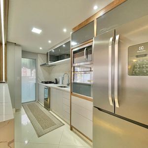 Apartamento com 120m², 3 dormitórios, 1 suíte, 2 vagas no Michelângelo em Torres para Comprar