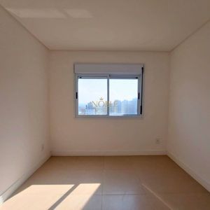 Apartamento com 109m², 3 dormitórios, 1 suíte, 2 vagas no San Pietro em Torres para Comprar
