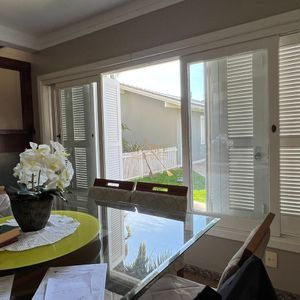 Sobrado com 290m², 4 dormitórios, 1 suíte, 2 vagas no bairro Igra Norte em Torres para Comprar