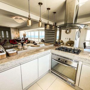 Apartamento com 249m², 4 dormitórios, 4 suítes, 3 vagas no Graziela em Torres para Comprar