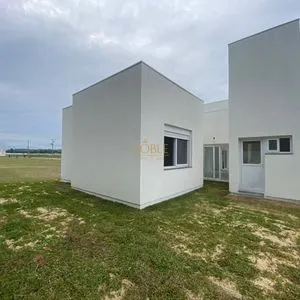 Casa com 161m², 3 dormitórios, 3 suítes, 2 vagas no Lake Cond. Resort em Torres para Comprar