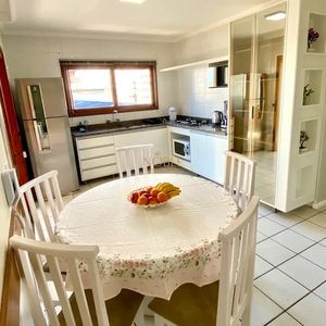 Apartamento com 120m², 3 dormitórios, 1 suíte, 1 vaga no Everest em Torres para Comprar