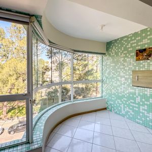 Apartamento com 92m², 2 dormitórios, 1 suíte, 1 vaga no Solar da Praça em Torres para Comprar