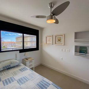 Apartamento com 108m², 3 dormitórios, 1 suíte, 2 vagas no Residencial DI Capri em Torres para Comprar