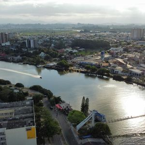 Apartamento com 128m², 3 dormitórios, 3 suítes, 2 vagas no La riva em Torres para Comprar