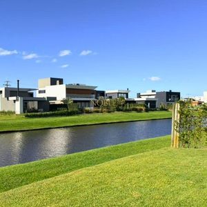 Casa de Condomínio com 196m², 3 dormitórios, 3 suítes, 2 vagas no Reserva das Águas em Torres para Comprar