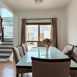 Casa com 130m², 4 dormitórios, 4 vagas no bairro Getúlio Vargas em Torres para Comprar