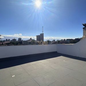 Cobertura com 220m², 3 dormitórios, 1 vaga no Punta Ballena em Torres para Comprar