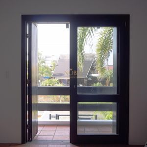 Casa com 260m², 5 dormitórios, 1 suíte, 2 vagas no bairro Praia Grande em Torres para Comprar