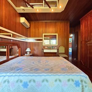 Casa com 220m², 4 dormitórios, 4 suítes, 2 vagas no bairro Igra Norte em Torres para Comprar