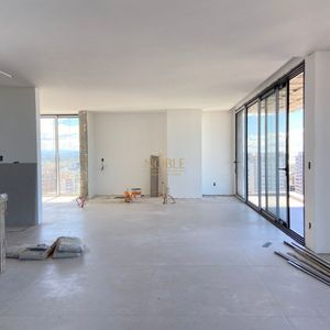 Cobertura com 385m², 4 dormitórios, 4 suítes, 4 vagas no Vanguard em Torres para Comprar