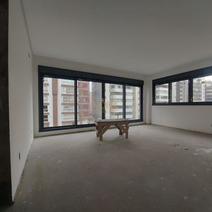 Apartamento com 233m², 4 dormitórios, 4 suítes, 3 vagas no Domus em Torres para Comprar