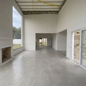 Casa com 161m², 3 dormitórios, 3 suítes, 2 vagas no Lake Cond. Resort em Torres para Comprar