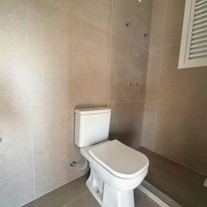 Apartamento com 70m², 2 dormitórios, 1 suíte, 1 vaga no Topazio em Torres para Comprar