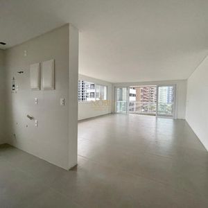 Apartamento com 139m², 3 dormitórios, 3 suítes, 2 vagas no Di milano em Torres para Comprar