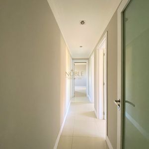 Apartamento com 232m², 4 dormitórios, 4 suítes, 2 vagas no Estevanell em Torres para Comprar