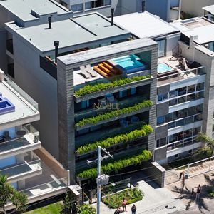 Cobertura com 344m², 3 dormitórios, 3 suítes, 3 vagas no Ares em Torres para Comprar