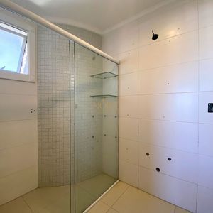 Apartamento com 232m², 4 dormitórios, 4 suítes, 2 vagas no Estevanell em Torres para Comprar