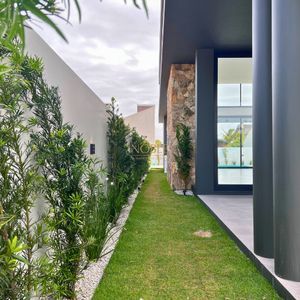 Casa com 288m², 4 dormitórios, 4 suítes, 4 vagas no bairro Bella Torres em Passo de Torres para Comprar