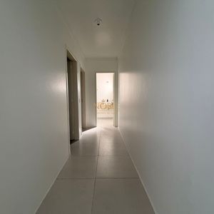 Apartamento com 86m², 2 dormitórios, 1 vaga no Condomínio Josi em Torres para Comprar