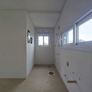 Apartamento com 80m², 2 dormitórios, 2 suítes, 2 vagas no Punta Del Sole em Torres para Comprar