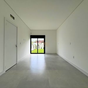 Casa com 288m², 4 dormitórios, 4 suítes, 4 vagas no bairro Bella Torres em Passo de Torres para Comprar