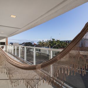 Cobertura com 234m², 3 dormitórios, 1 suíte, 2 vagas no Le Grand em Torres para Comprar