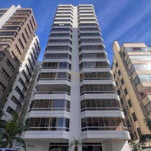 Cobertura com 220m², 3 dormitórios, 3 suítes, 2 vagas no Saint Germain em Torres para Comprar
