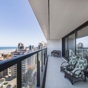 Apartamento com 220m², 4 dormitórios, 4 suítes, 3 vagas no Vitra em Torres para Comprar