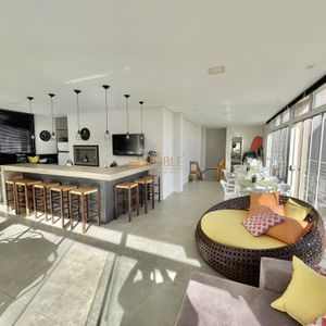 Cobertura com 280m², 4 dormitórios, 4 suítes, 2 vagas no Alvorada em Torres para Comprar