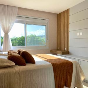 Casa com 230m², 3 dormitórios, 3 suítes, 4 vagas no Reserva das Águas em Torres para Comprar