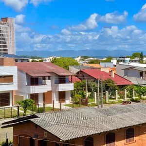 Apartamento com 155m², 3 dormitórios, 1 suíte, 2 vagas no Morada do Parque em Torres para Comprar