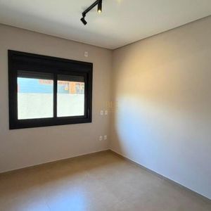 Casa com 215m², 3 dormitórios, 1 suíte, 2 vagas no bairro Morada das Palmeiras em Torres para Comprar