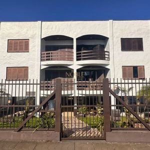 Cobertura com 220m², 3 dormitórios, 1 vaga no Punta Ballena em Torres para Comprar