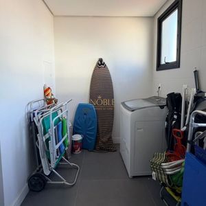 Apartamento com 68m², 2 dormitórios, 1 suíte, 2 vagas no Fratello em Torres para Comprar