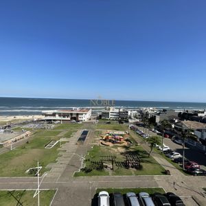 Apartamento com 236m², 4 dormitórios, 1 suíte, 1 vaga no Panorama em Torres para Comprar