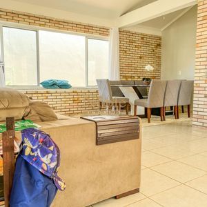 Casa, 2 dormitórios, 2 vagas no bairro Igra Norte em Torres para Comprar