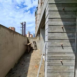 Apartamento com 70m², 2 dormitórios, 1 suíte, 1 vaga no Ed. Silva Jardim em Torres para Comprar