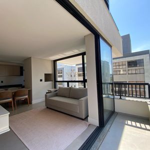 Apartamento com 60m², 2 dormitórios, 1 suíte, 1 vaga no Aston em Torres para Comprar