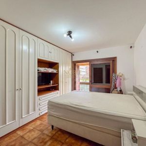 Apartamento com 107m², 3 dormitórios, 1 suíte, 1 vaga no Antares em Torres para Comprar