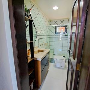 Sobrado com 330m², 3 dormitórios, 1 suíte, 5 vagas no bairro Centenário em Torres para Comprar