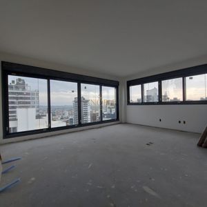 Apartamento com 233m², 4 dormitórios, 4 suítes, 3 vagas no Domus em Torres para Comprar