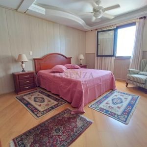 Apartamento com 142m², 3 dormitórios, 1 suíte, 2 vagas no Torre de La Cité em Torres para Comprar