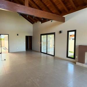 Casa com 215m², 3 dormitórios, 1 suíte, 2 vagas no bairro Morada das Palmeiras em Torres para Comprar