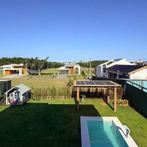 Casa de Condomínio, 3 dormitórios, 1 suíte, 2 vagas no Reserva das Águas em Torres para Comprar