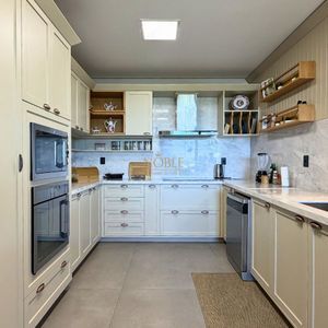 Casa de Condomínio com 623m², 4 dormitórios, 4 suítes, 4 vagas no Reserva das Águas em Torres para Comprar