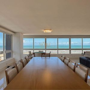 Apartamento com 240m², 4 dormitórios, 4 suítes, 3 vagas no Blue Diamond em Torres para Comprar