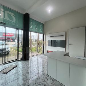 Loja, 1 dormitório no bairro Engenho Velho em Torres para Comprar