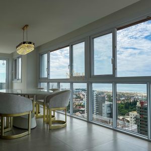 Cobertura com 270m², 3 dormitórios, 3 suítes, 2 vagas no Di milano em Torres para Comprar