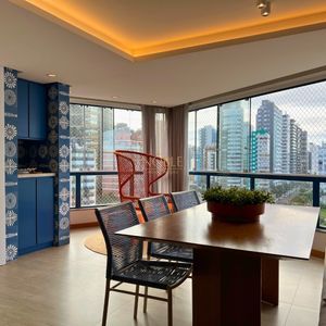 Apartamento com 180m², 3 dormitórios, 1 suíte, 2 vagas no Debret em Torres para Comprar